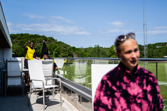 Akoua Romeo Amane och Filippa Curmark