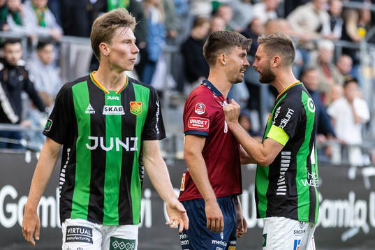 Örgrytes Daniel Paulson och GAIS Axel Norén