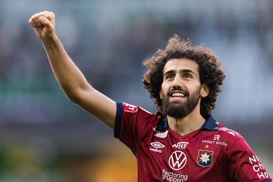 Örgrytes Hady Saleh Karim jublar