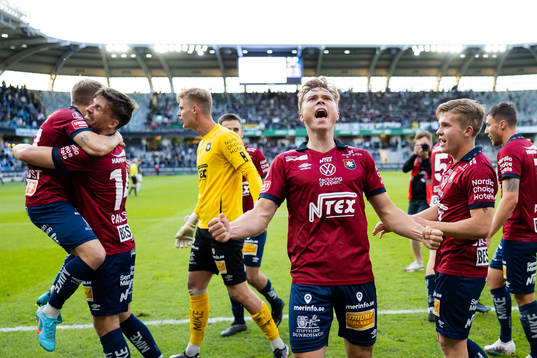 Örgrytes spelare jublar