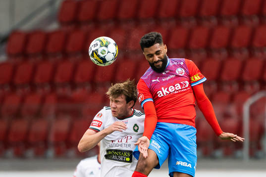 Skövde AIKs Mikael Mörk och Helsingborgs Amin Al-Hamawi