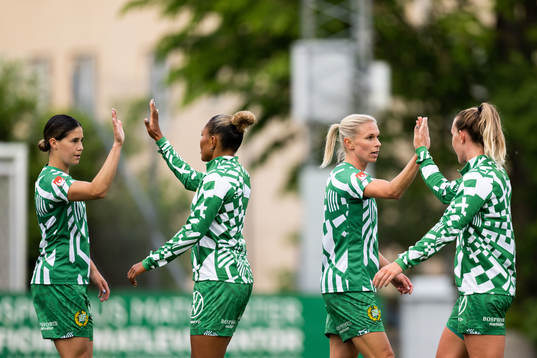 Hammarbys Kyra Cooney-Cross, Madelen Janogy, Jonna