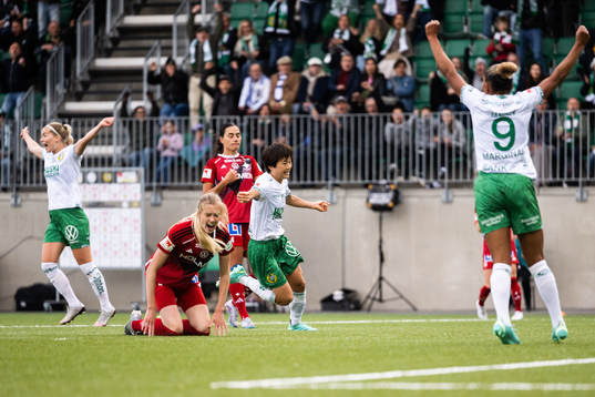 Hammarbys Maika Hamano jublar