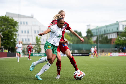 Hammarbys Madelen Janogy och IFK Norrköpings Ebba Handfast