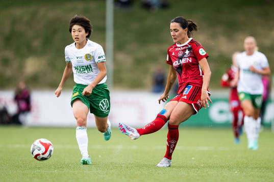 Hammarbys Maika Hamano och IFK Norrköpings Irma Cajlakovic