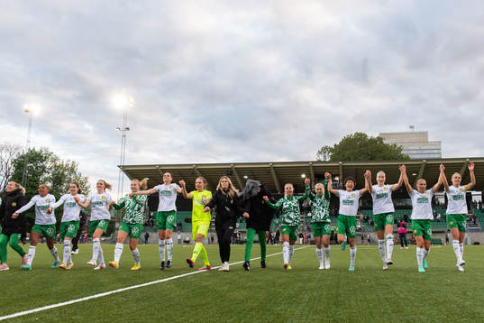 Hammarbys spelare jublar