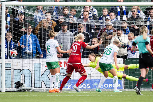 IFK Norrköpings My Cato (ej i bild) gör 0-1 bakom
