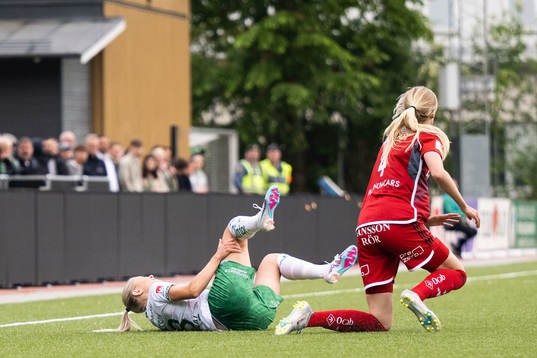 Hammarbys Alice Carlsson har ont