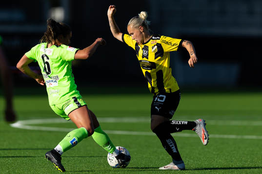 Kristianstads Carly Wickenheiser och Häckens Marika