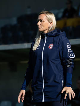 Kristianstads tränare Elisabet Gunnarsdottir innan