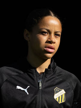 Häckens Felicia Schröder innan fotbollsmatchen i