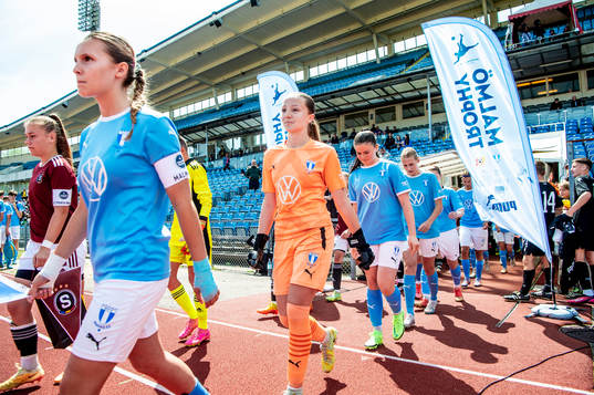 Malmö FFs målvakt Lejla Burek kliver in på Malmö