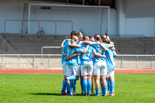 Malmö FFs spelare innan F15 matchen i Malmö Trophy mellan