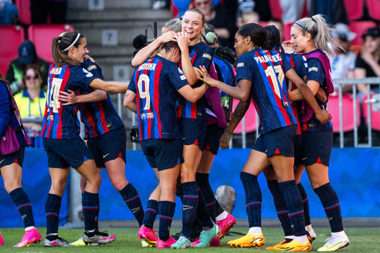 Fridolina Rolfö of Barcelona celebrates with teammates