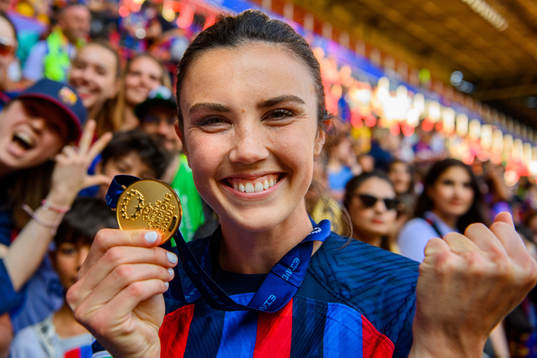 Ingrid Syrstad Engen of Barcelona celebrates with her gold