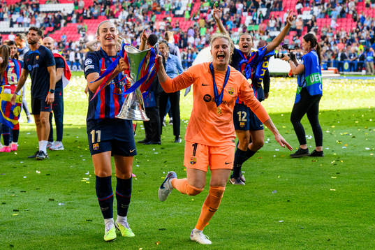 Alexia Putellas, goalkeeper Sandra Panos and Patri Guijarro