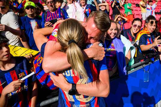 Fridolina Rolfö of Barcelona hugs her boyfrienda fter the