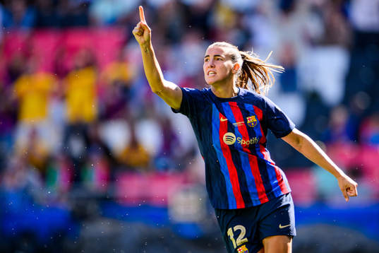 Patri Guijarro of Barcelona celebrates