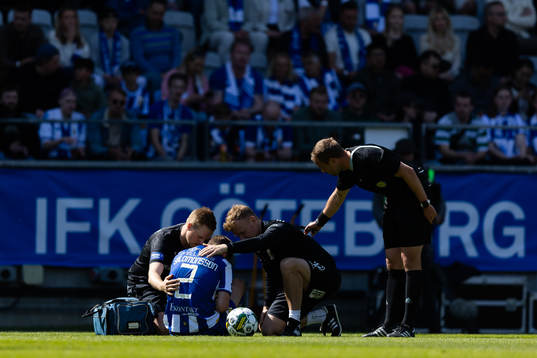 IFK Göteborgs Emil Salomonsson skadar sig