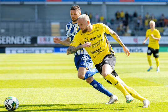 IFK Göteborgs Marcus Berg och Mjällbys Adam Ståhl