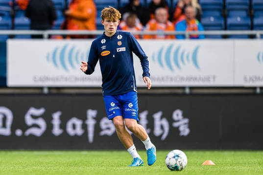 Nikolai Hopland of Aalesund warms up