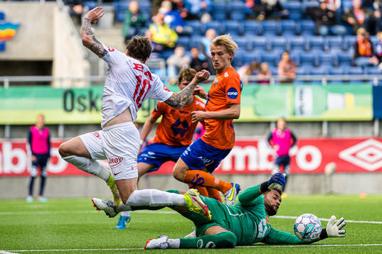 Frederik Børsting of Brann, Erlend Segberg and Sten