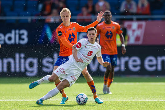 Kristoffer Barmen of Aalesund and Mathias Rasmussen of Brann