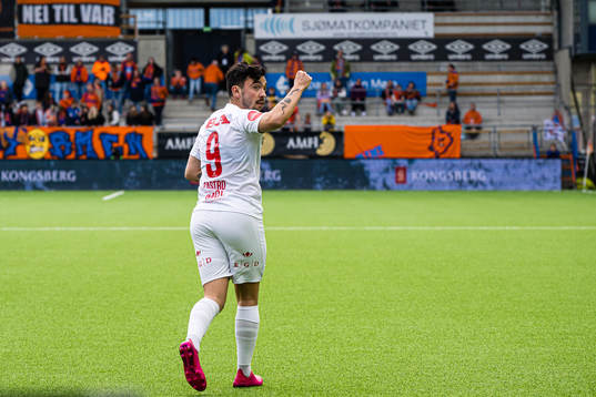 Niklas Castro of Brann celebrates