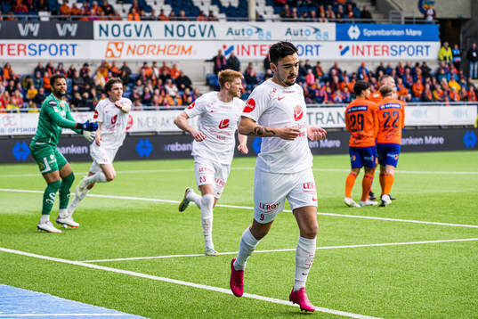 Niklas Castro of Brann celebrates