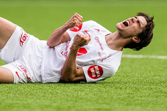 Bläddra bland fler bilder av Football, Eliteserien, Aalesund - Brann