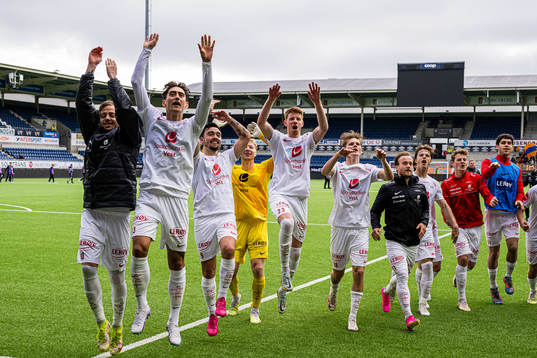 Players of Brann celebrates