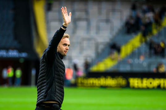 Kalmars tränare Henrik Jensen tackar publiken