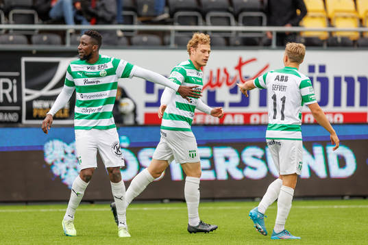 Västerås SKs Frederic Nsabiyumva jublar
