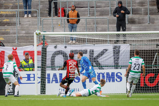 Östersunds Chovanie Amatkarijo med ett skott utanför