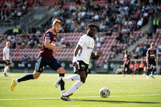 Gefles Leo Englund och Örebros Nasiru Moro
