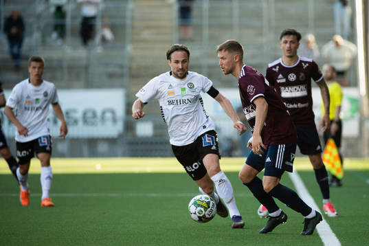 Gefles Christoffer Aspgren och Örebros Kevin Walker