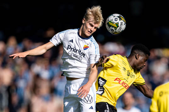 Djurgårdens Lucas Bergvall och Elfsborgs Michael Baidoo