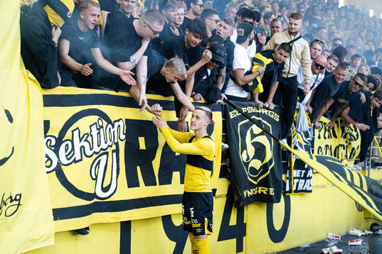 Elfsborgs Jacob Ondrejka tackar publiken