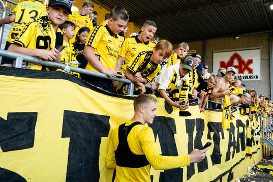 Elfsborgs Jacob Ondrejka tackar publiken