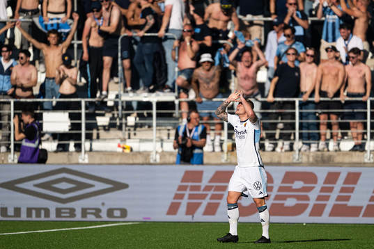 Djurgårdens Victor Edvardsen jublar