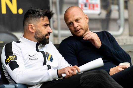 AIKs assisterande tränare Mesut Meral och tränare Andreas