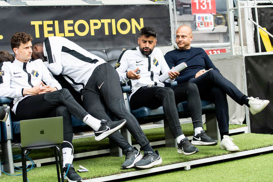 AIKs assisterande tränare Mesut Meral och tränare Andreas