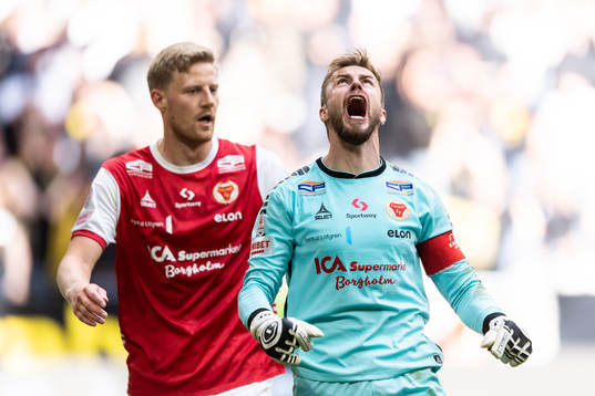 Kalmars målvakt Ricardo Friedrich jublar