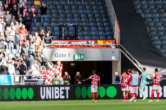 Kalmars spelare tackar sina supportrar