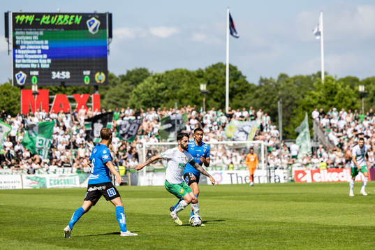Hammarbys Nahir Besara och Halmstads Amir Al-Ammari