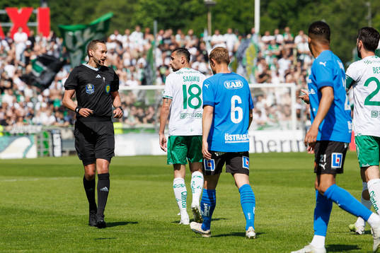 Domare Victor Wolf och Hammarbys Loret Sadiku