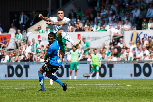 Hammarbys Edvin Kurtulus och Halmstads Amir Al-Ammari