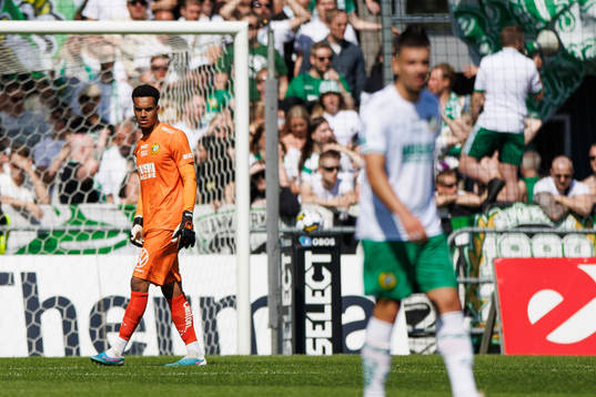 Hammarbys målvakt Oliver Dovin
