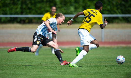 IFK Hässleholms Robin Strömberg i matchen i division 2