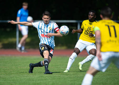 IFK Hässleholms Isak Orajärvi i matchen i division 2